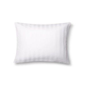 Bílý bavlněný povlak na polštář Maison Carezza Cyclamen, 70 x 80 cm