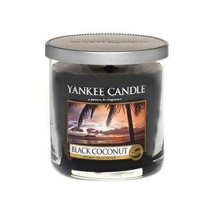 Vonná svíčka Yankee Candle Černý Kokos, doba hoření 30 - 40 hodin