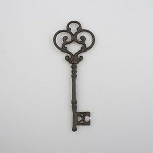 Dekorativní litinový klíč Dakls