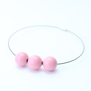 Světle růžový dřevěný náhrdelník Ko-ra-le Simple