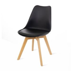 Černá židle s dubovými nohami loomi.design