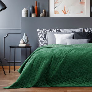 Zelený sametový přehoz přes postel AmeliaHome Laila Jade, 260 x 240 cm