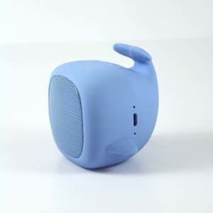 Světle modrý přenosný bluetooth reproduktor Qushini Speaker
