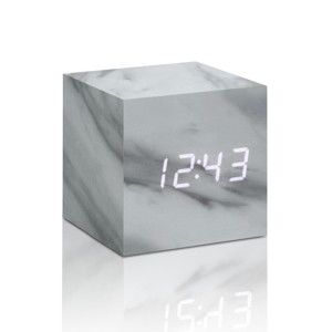 Budík v mramorovém dekoru s bílým LED displejem Gingko Cube Click Clock