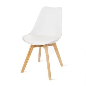 Bílá židle s dubovými nohami loomi.design