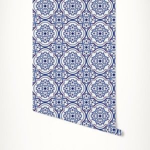 Modro-bílá samolepicí tapeta LineArtistica Rhonda, 60 x 300 cm