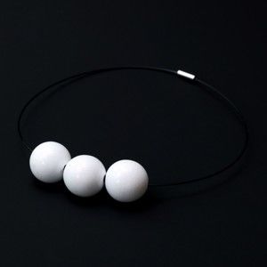Bílý dřevěný náhrdelník Ko-ra-le Simple