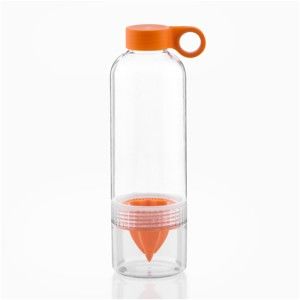 Multifunkční cestovní lahev s odšťavňovačem citrusů InnovaGoods Sensation, 550 ml