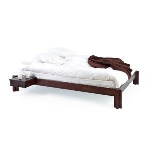 Tmavě hnědá ručně vyráběná postel z masivního březového dřeva Kiteen Mori, 180 x 200 cm