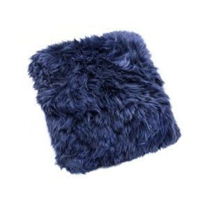 Tmavě modrý polštář z ovčí kožešiny Royal Dream Sheepskin, 30 x 30 cm