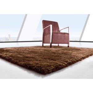 Tmavě hnědý koberec Universal Stela Brown, 140 x 200 cm