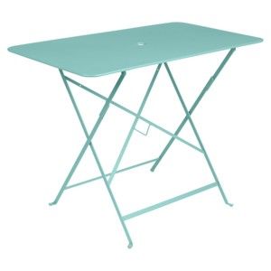 Světle modrý zahradní stolek Fermob Bistro, 97 x 57 cm