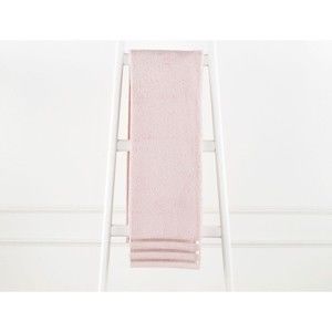 Pudrově růžový bavlněný ručník Emily, 70 x 140 cm