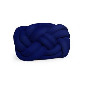 Tmavě modrý polštář Cloud Knot Decorative Cushion Velvet Effect, 40 x 32 cm